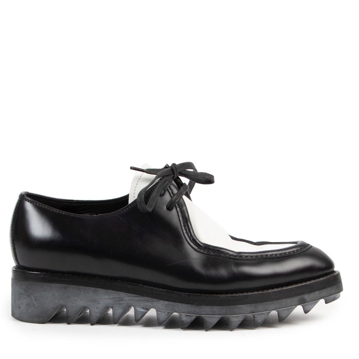 Prada Black & White Derby Shoes - size 36,5 – Labellov