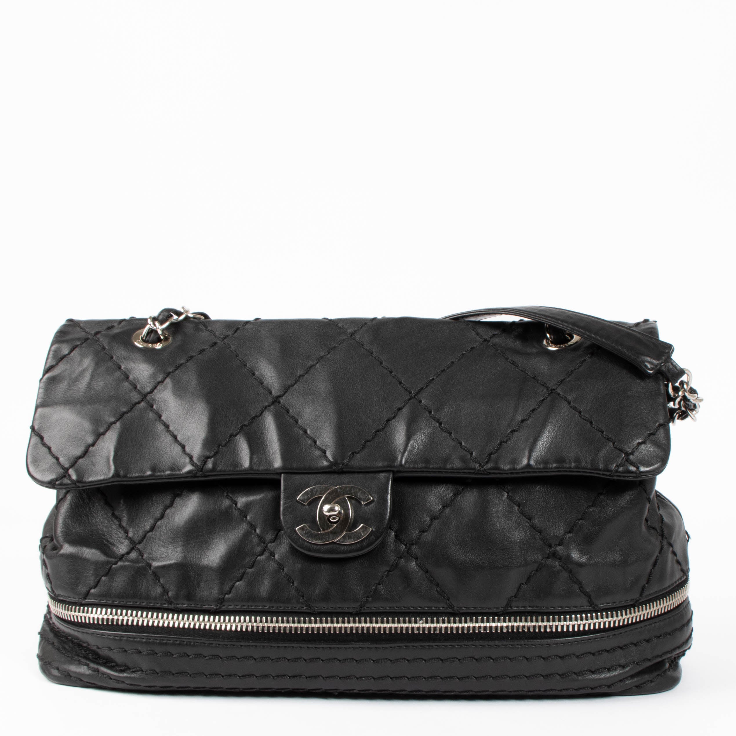 CHANEL ブラックキルティングレザーバッグ Chanel Black Stitched Expandable Shoulder Bag – Labellov