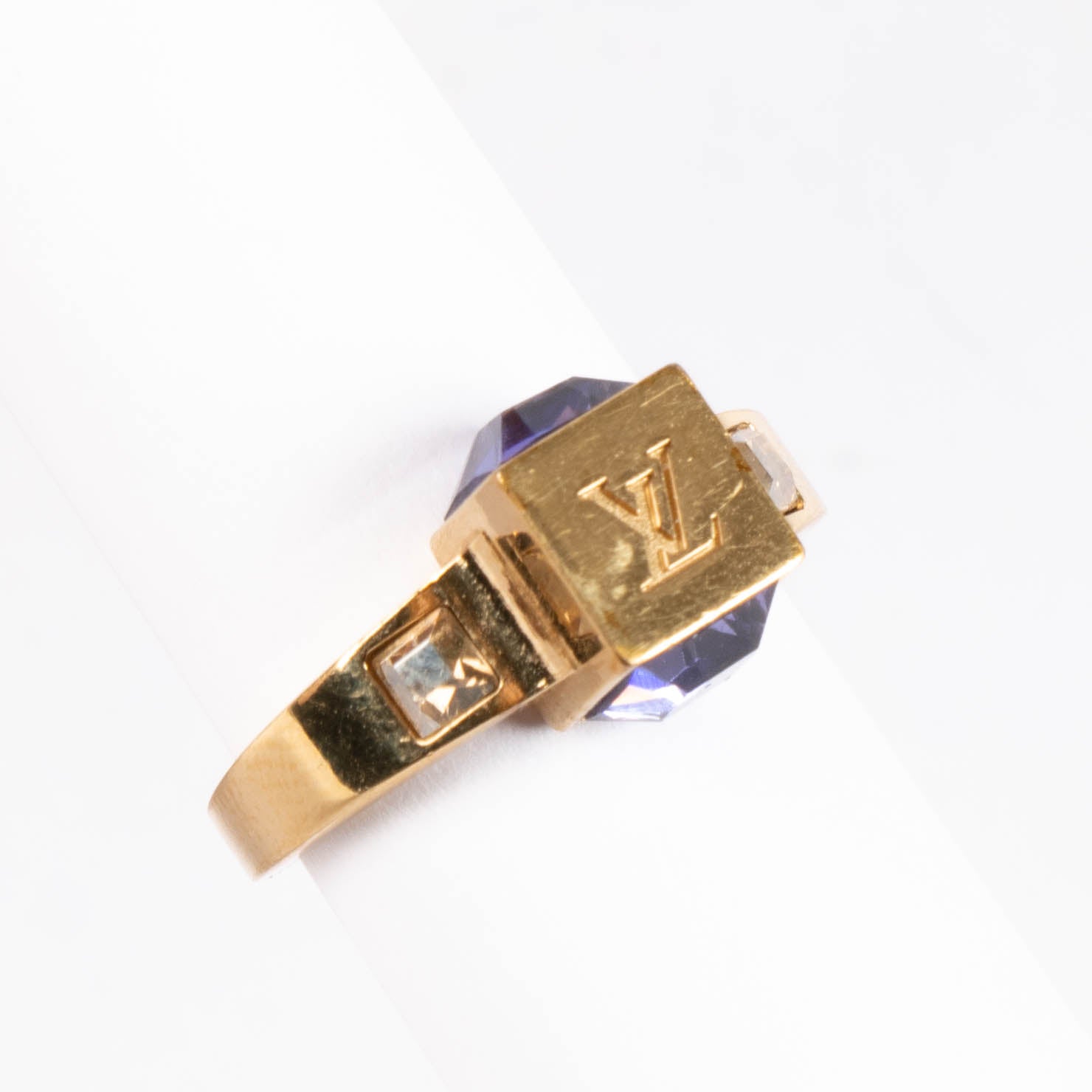 Louis Vuitton Gold Gamble Cube Crystal Ring - Size 56 – Labellov