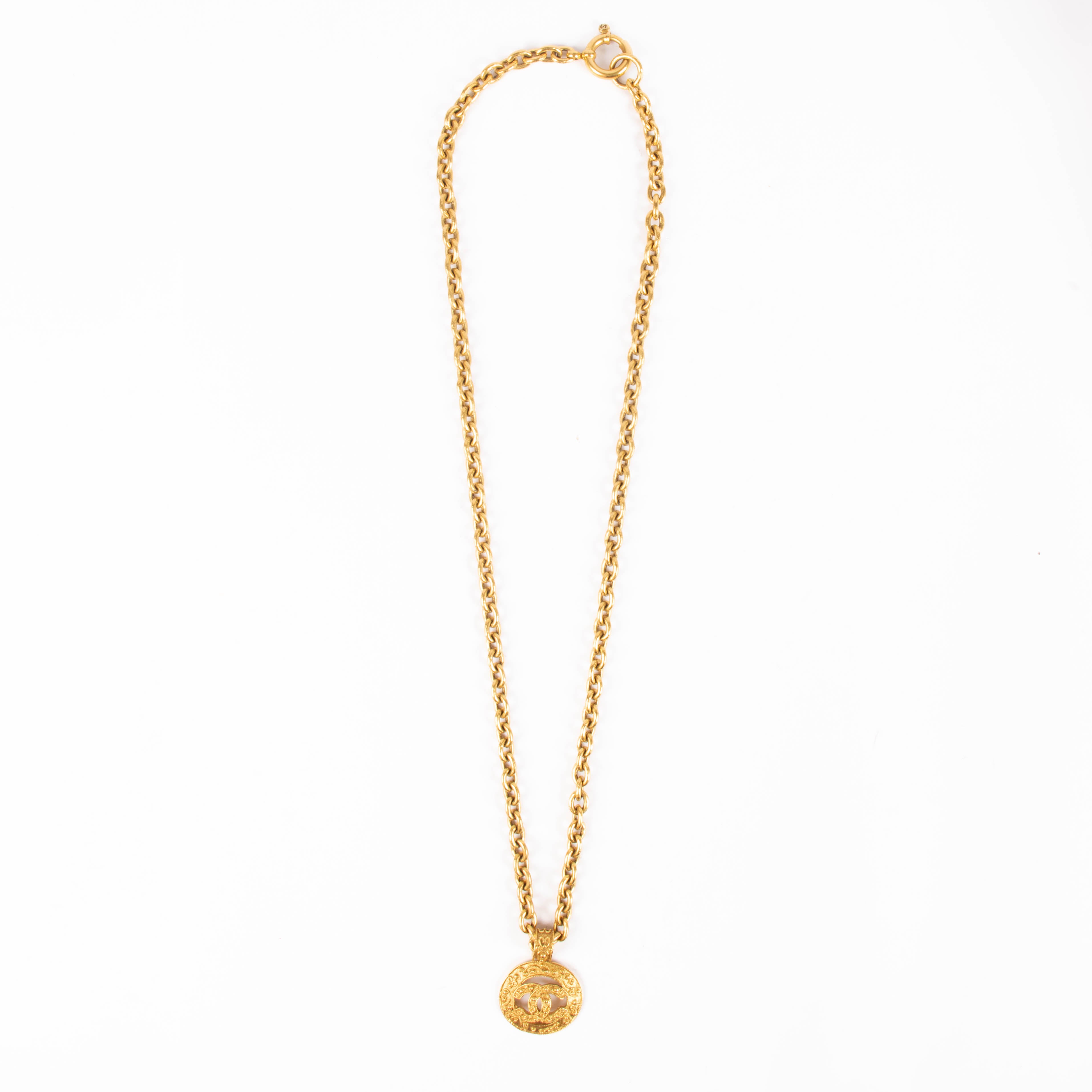 Chanel 94A Gold Plated Vintage CC Necklace – Labellov