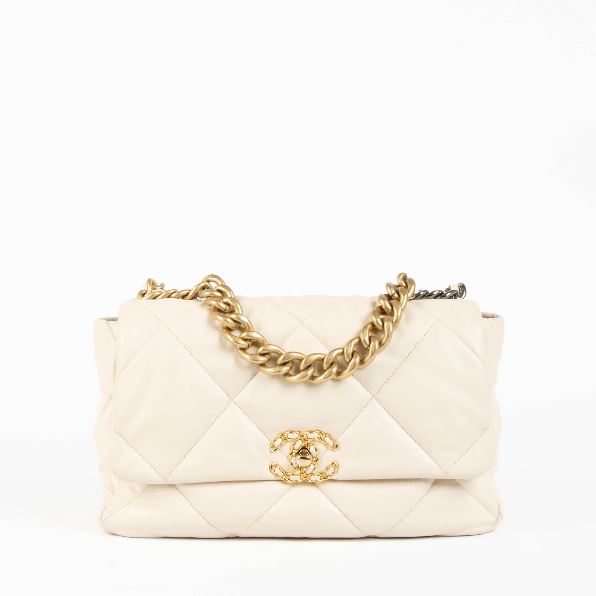 CHANEL ベージュ ノベルティキルティングバッグ Chanel Beige Lambskin Large Chanel 19 Bag – Labellov