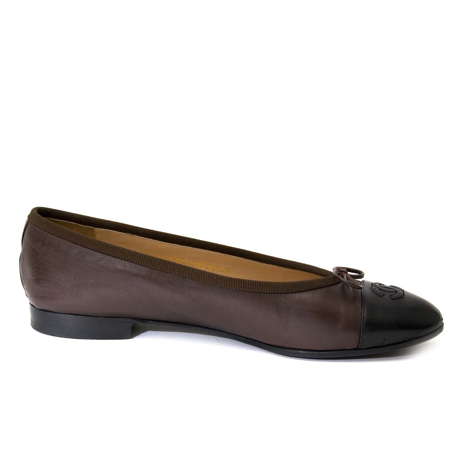 Chanel Brown & Black Leather CC Ballerina Flats - Size 38 – Labellov