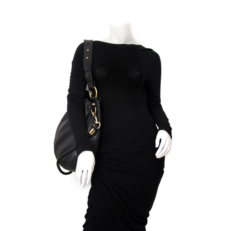 Real black Gucci bag online on www.labellov.com at the best price.