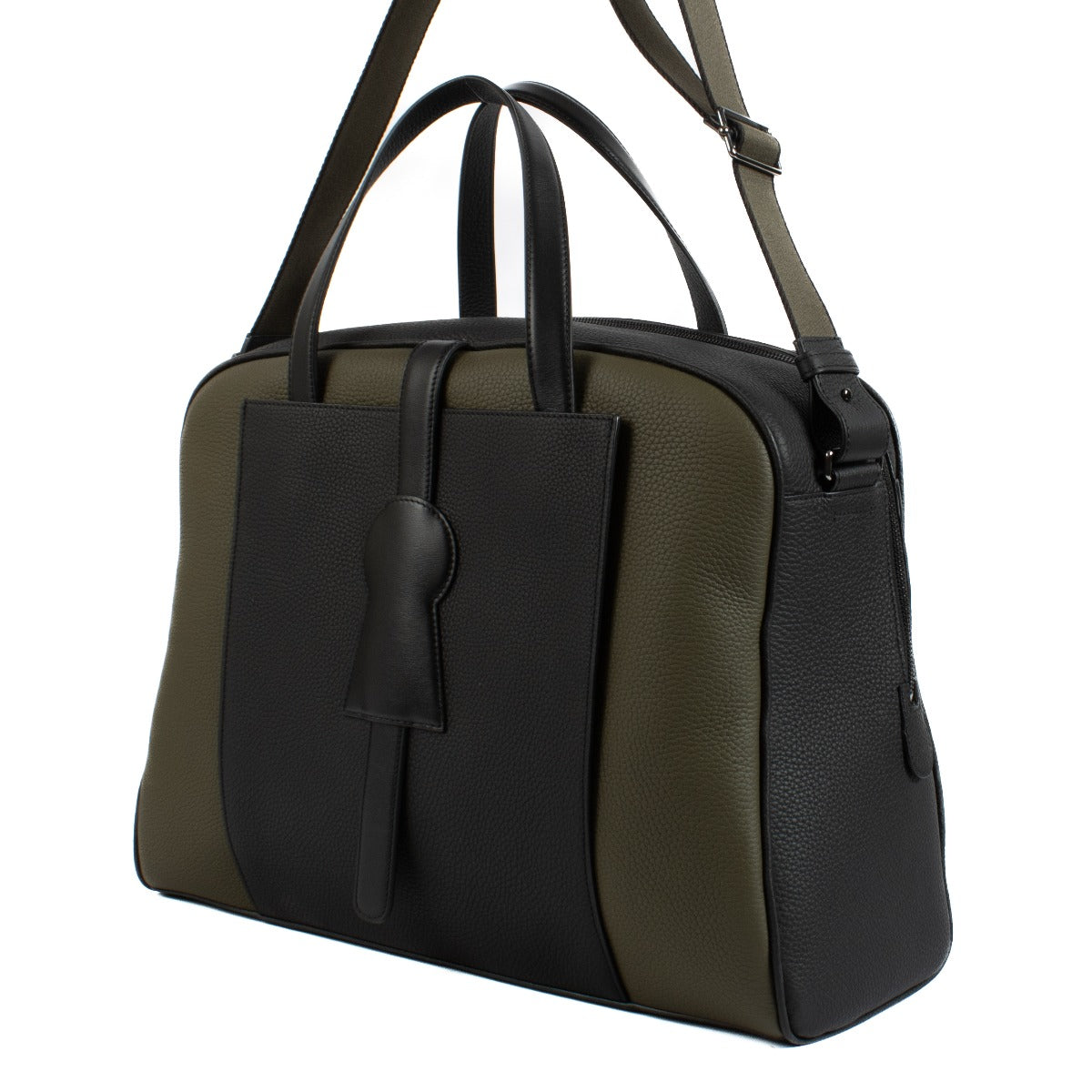 Shop safe online at Labellov in Antwerp, Brussels and Knokke this 100% authentic second hand Delvaux Kaki/Noir Taurillon Soft Magritte Do-Off Travel Bag