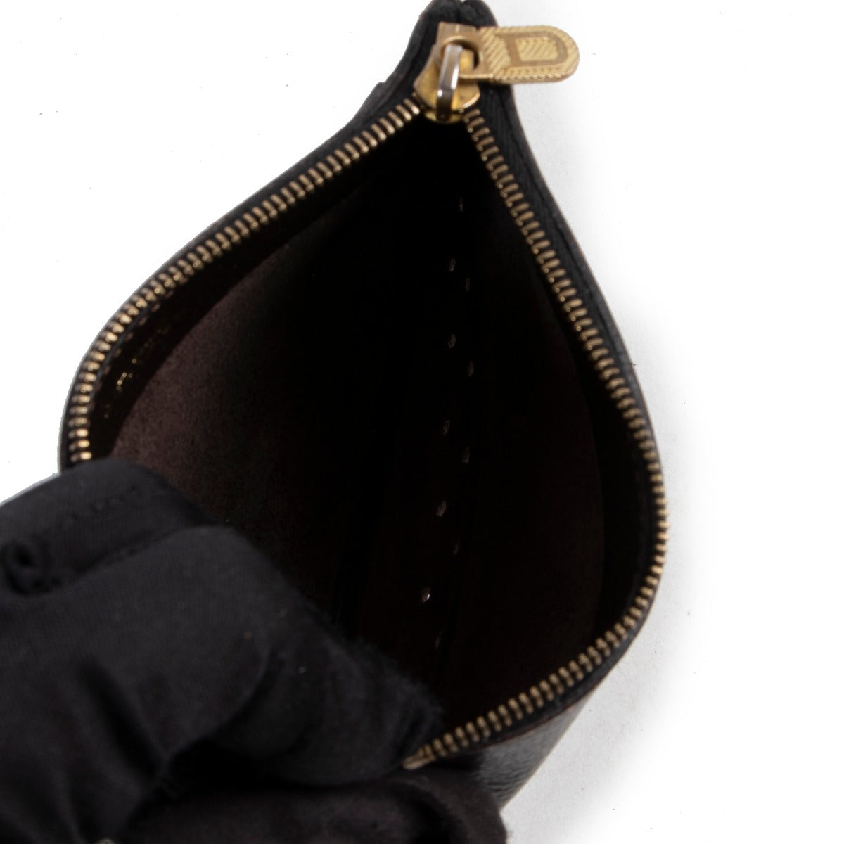 Shop safe online Delvaux Brown Wallet at Labellov for the best price. shop safe online your secondhand Delvaux Brown Wallet.