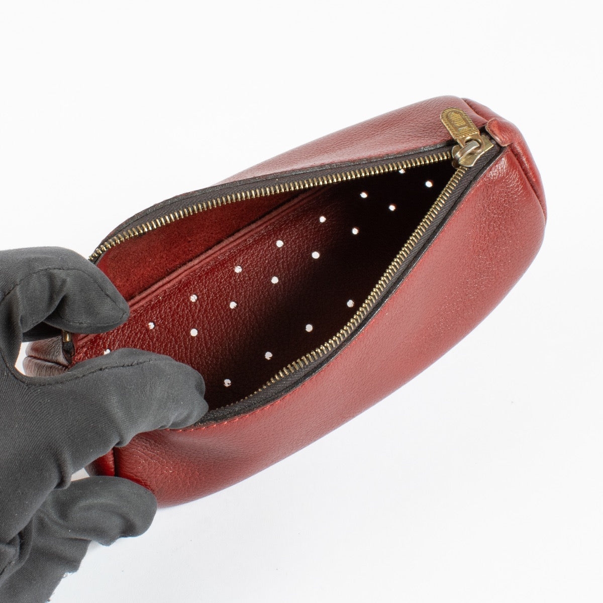 Shop 100% authentic second hand Delvaux Burgundy Pencil Case on Labellov.com
