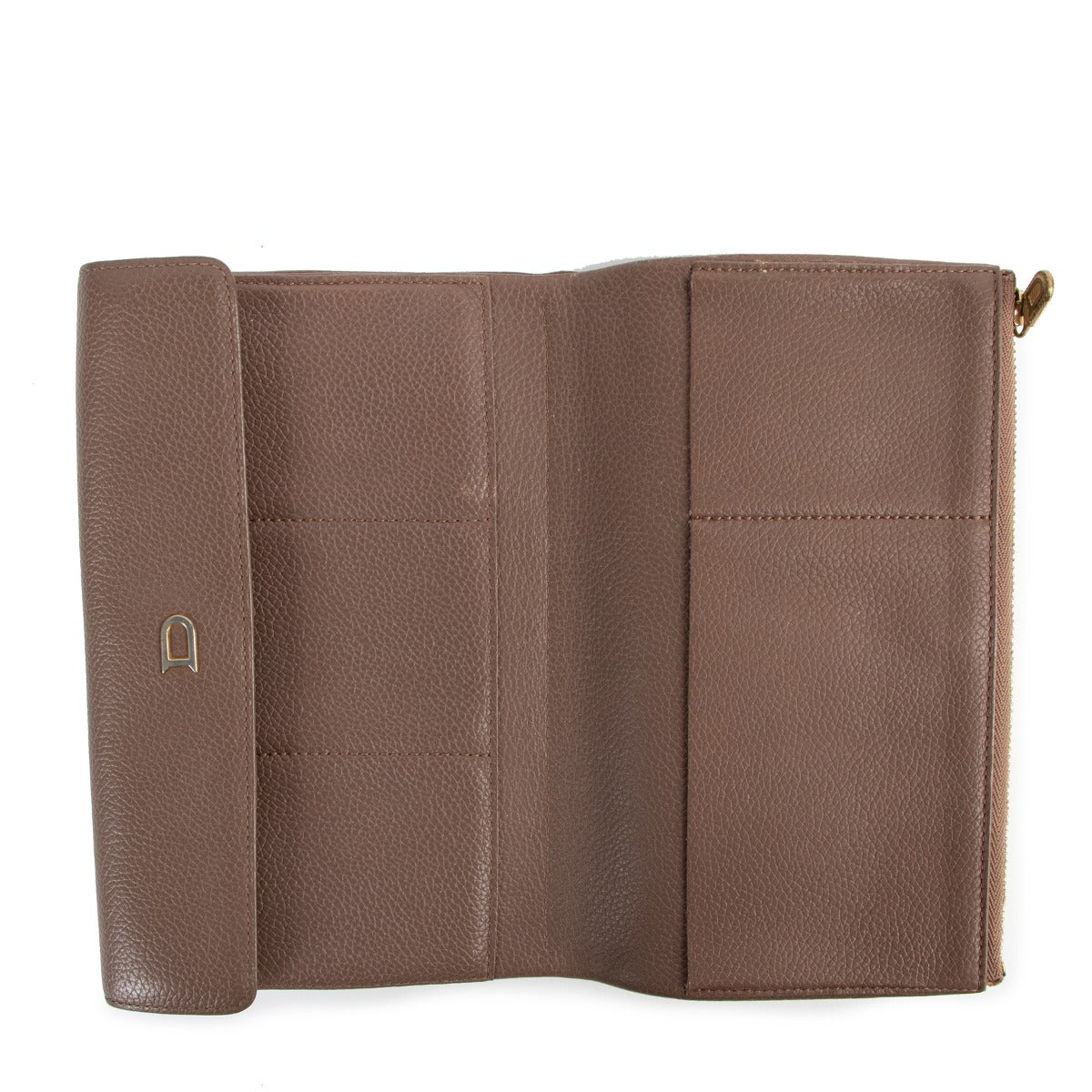 Buy online an authentic second hand Delvaux Taupe leather Loto Wallet in good condition at Labellov in Antwerp.