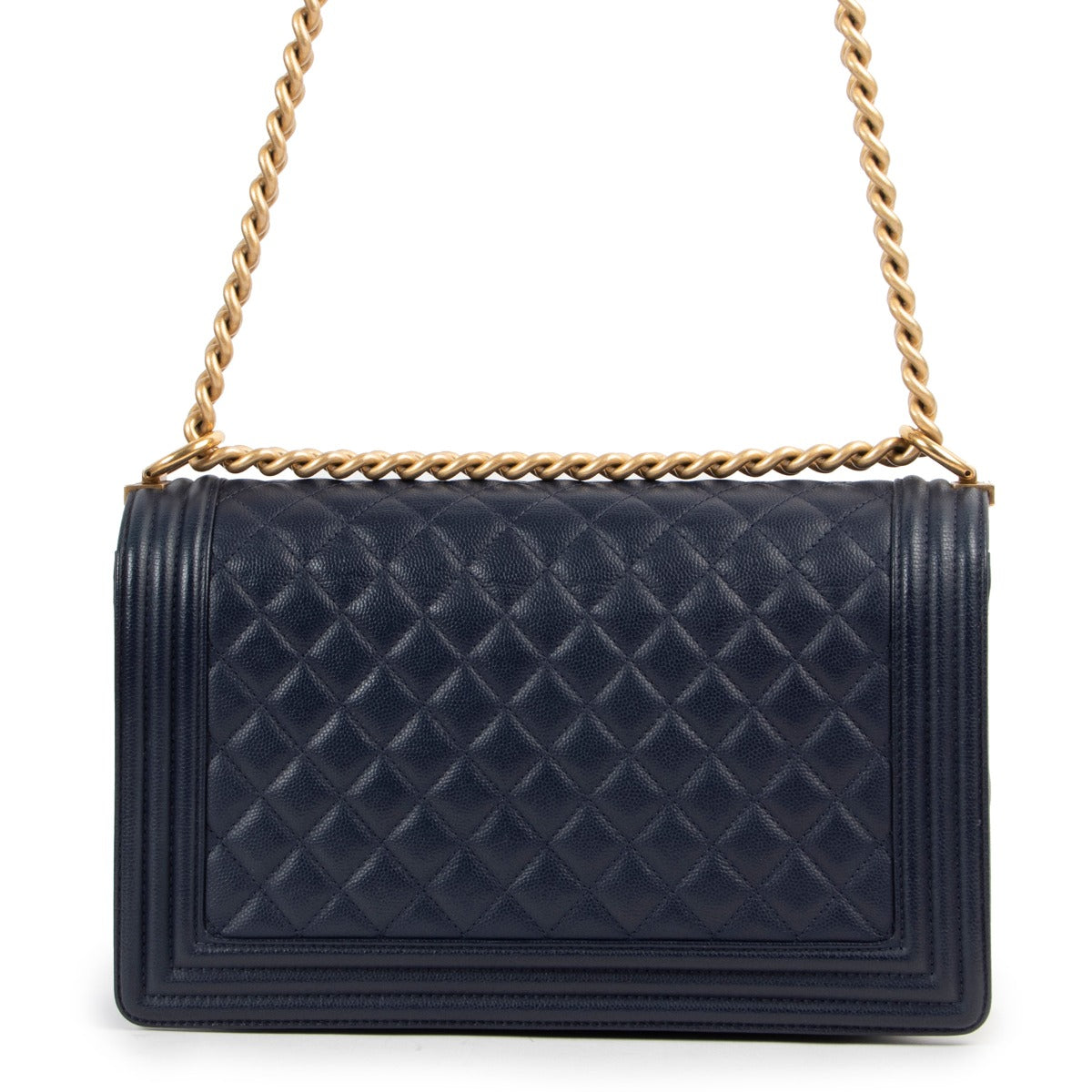 Buy this Chanel Medium Boy Blue Quilted Leather at Labellov for a reasonable price and in good condition, online or in store!