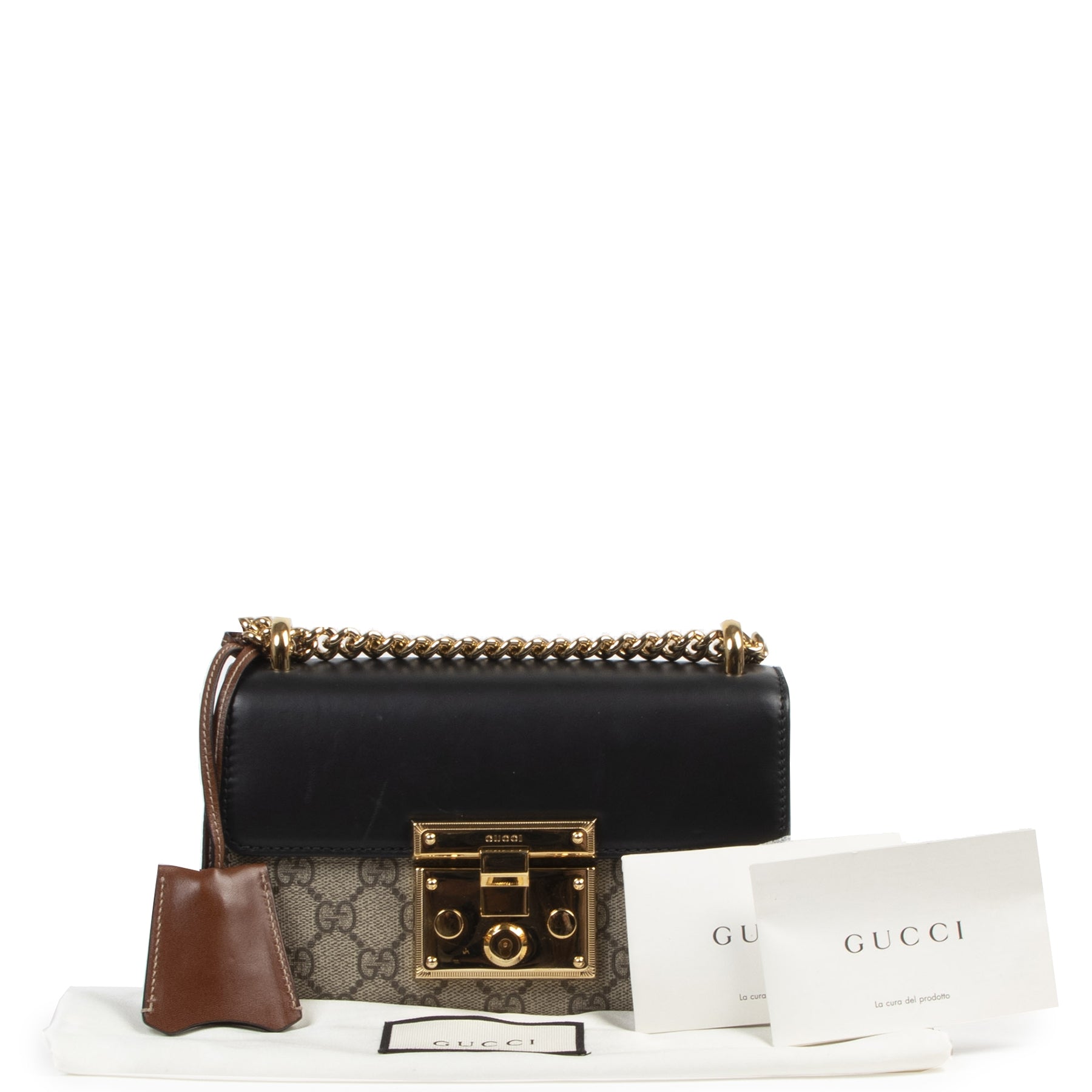 Authentic secondhand Gucci Padlock GG Supreme Crossbody Bag designer bags fashion luxury vintage webshop safe secure online shopping