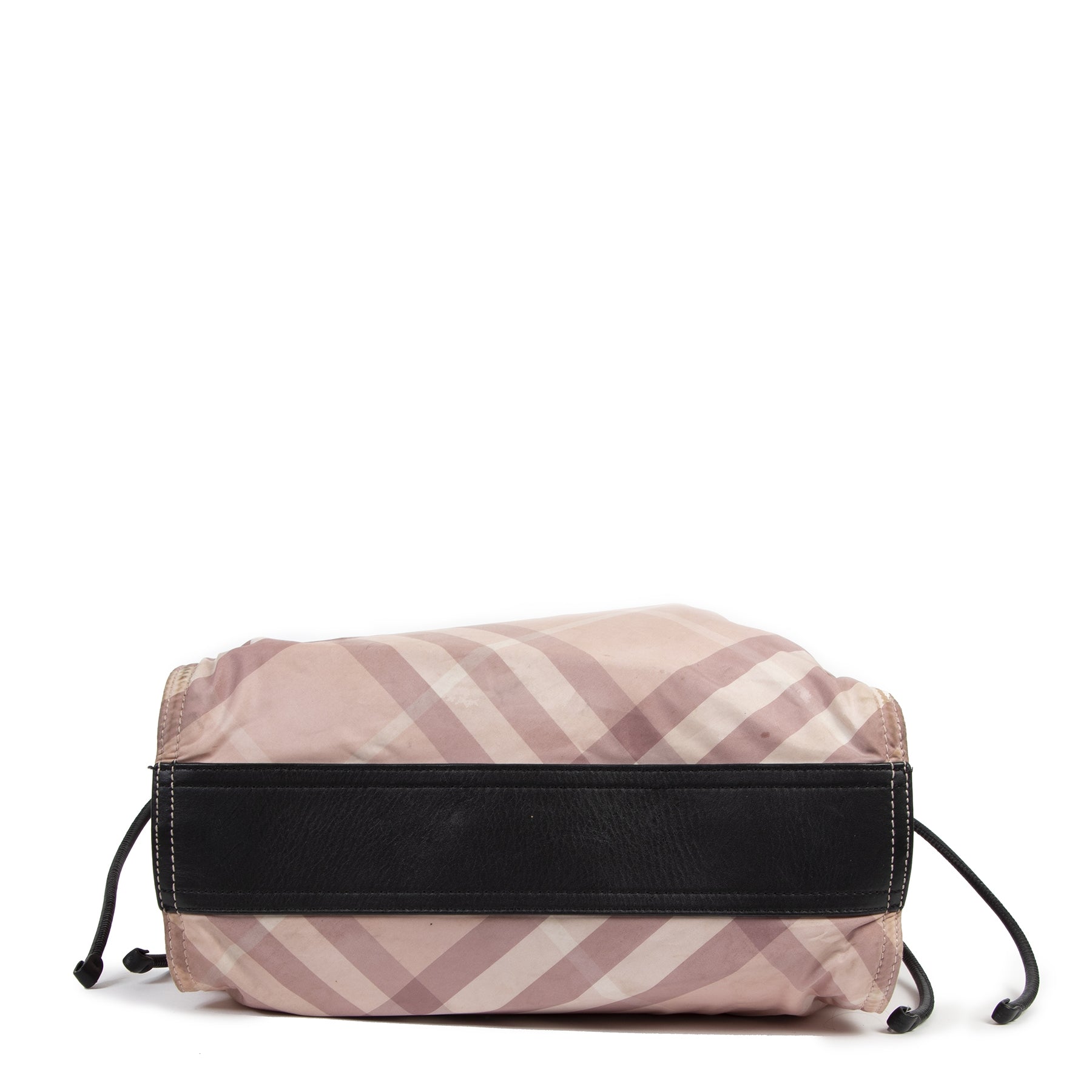 Buy authentic secondhand Burberry bags at the right price at LabelLOV vintage webshop. Safe and secure online shopping.