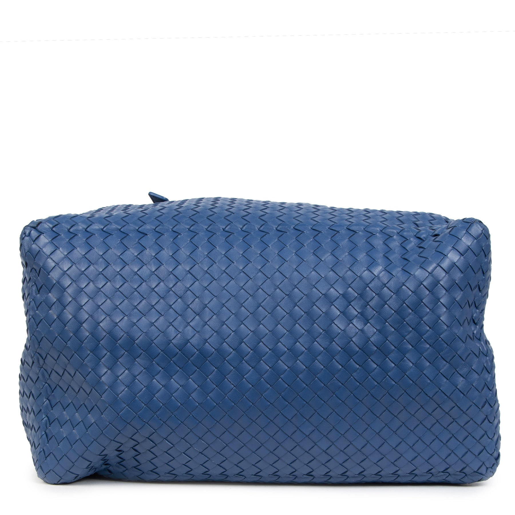Buy authentic secondhand Bottega Veneta Dark Blue A-Shape Woven Tote Bag at the right price at LabelLOV vintage webshop. Safe and secure online shopping. Koop authentieke tweedehands Bottega Veneta Dark Blue A-Shape Woven Tote Bag met de juiste prijs bi