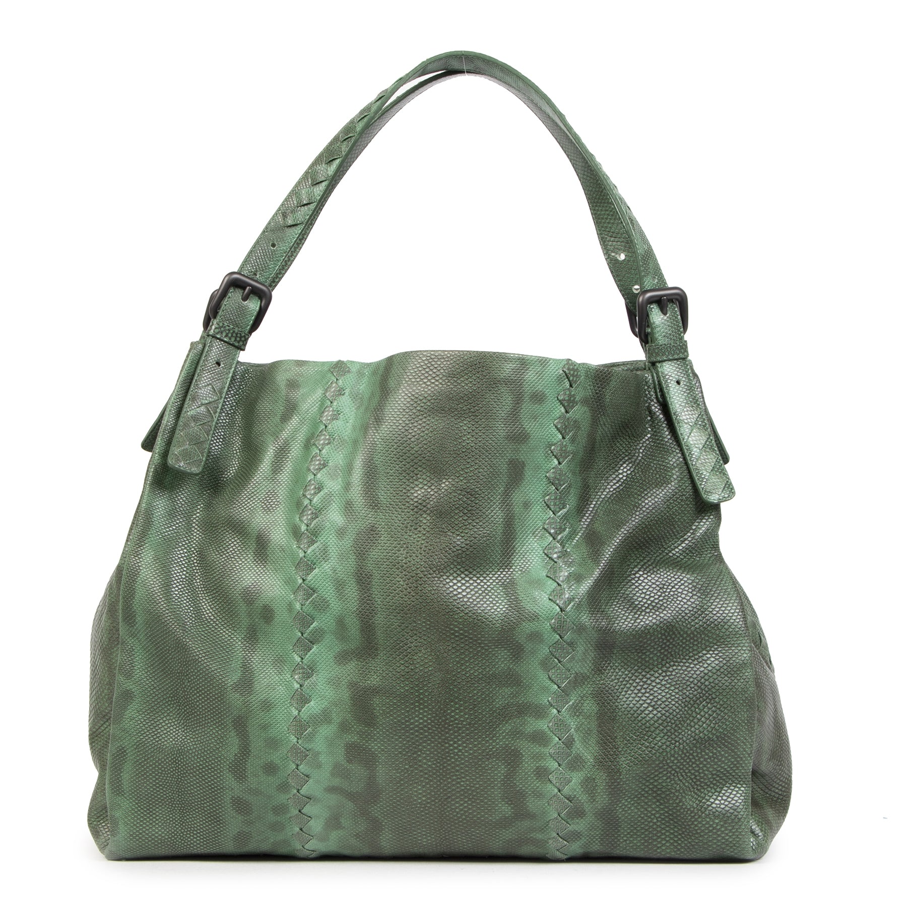 Buy authentic secondhandBottega Veneta Green Python Shoulder Bag at the right price at LabelLOV vintage webshop. Safe and secure online shopping. Koop authentieke tweedehands Bottega Veneta Green Python Shoulder Bag met de juiste prijs bij LabelLOV