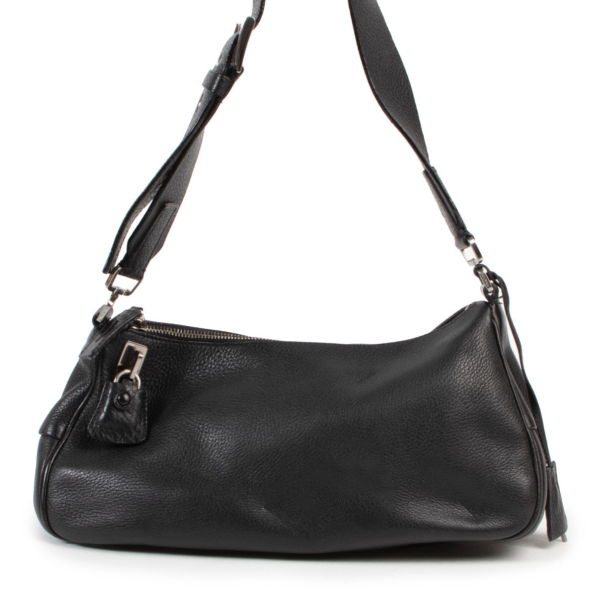 Veilig online kopen van een authentieke tweedehands Prada zwart schouder handtas aan de juiste prijs.