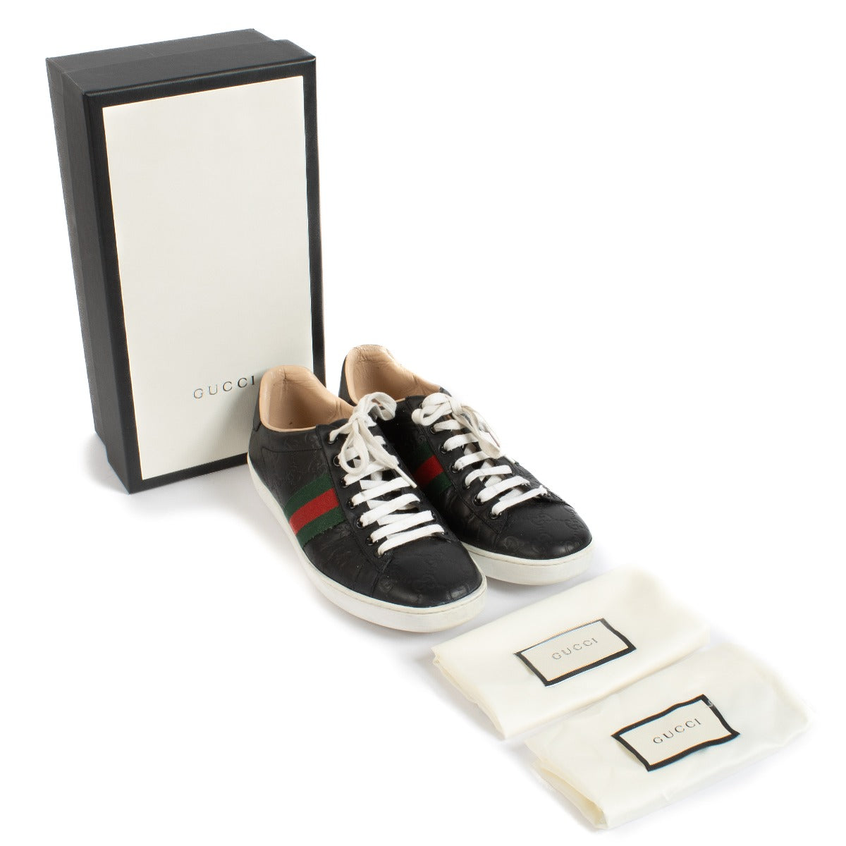 Shop safe online at Labellov in Antwerp, Brussels and Knokke this 100% authentic second hand Gucci Black Monogram Ace Sneakers - Size 38,5