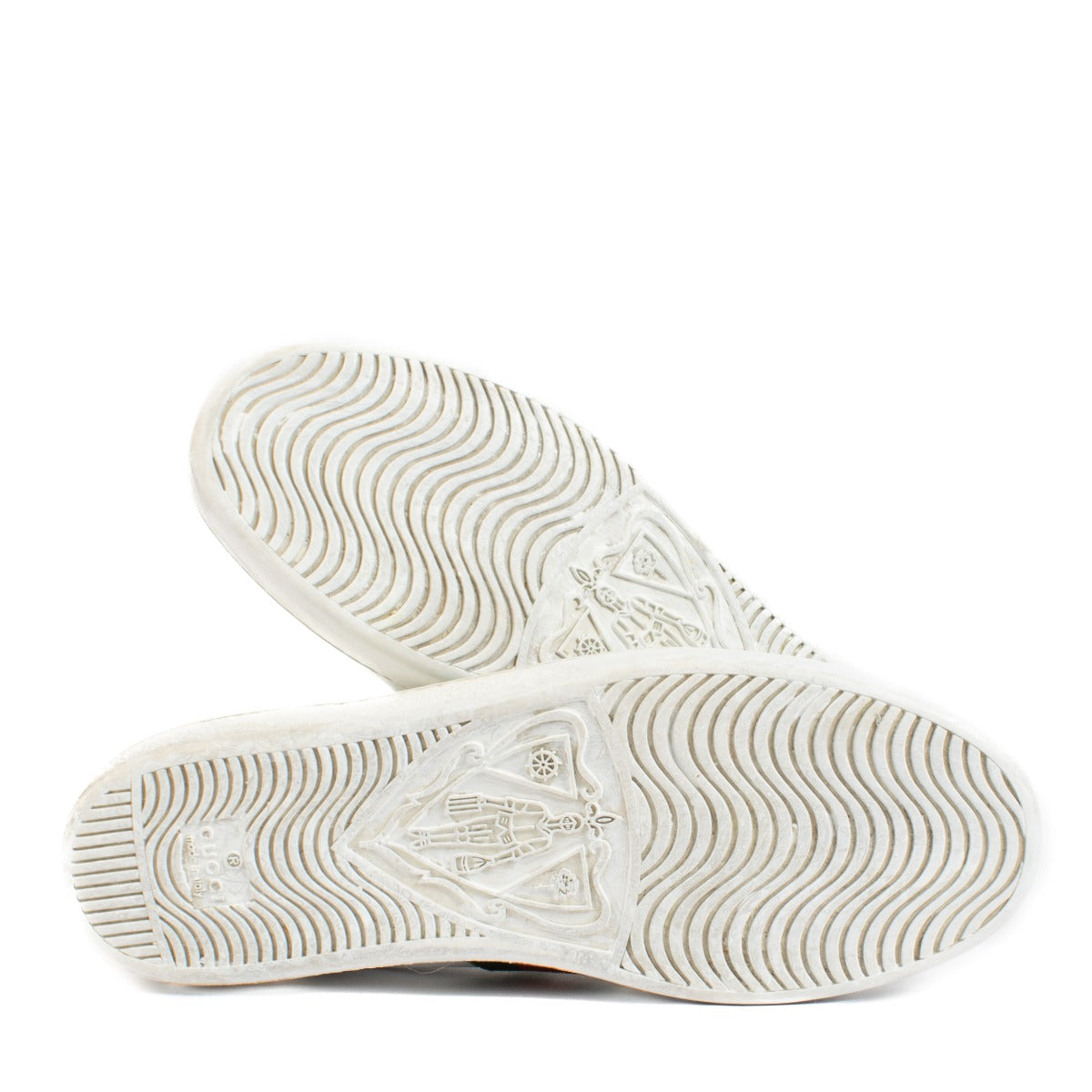 Shop safe online at Labellov in Antwerp, Brussels and Knokke this 100% authentic second hand Gucci White Ace Embroidered Sneakers - Size 38