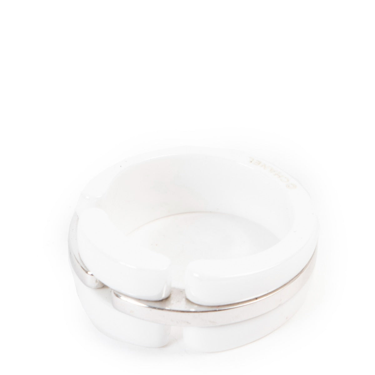 Shop authentic second hand designer vintage luxury Chanel Ultra White Ceramic 18K White Gold Ring at Labellov.