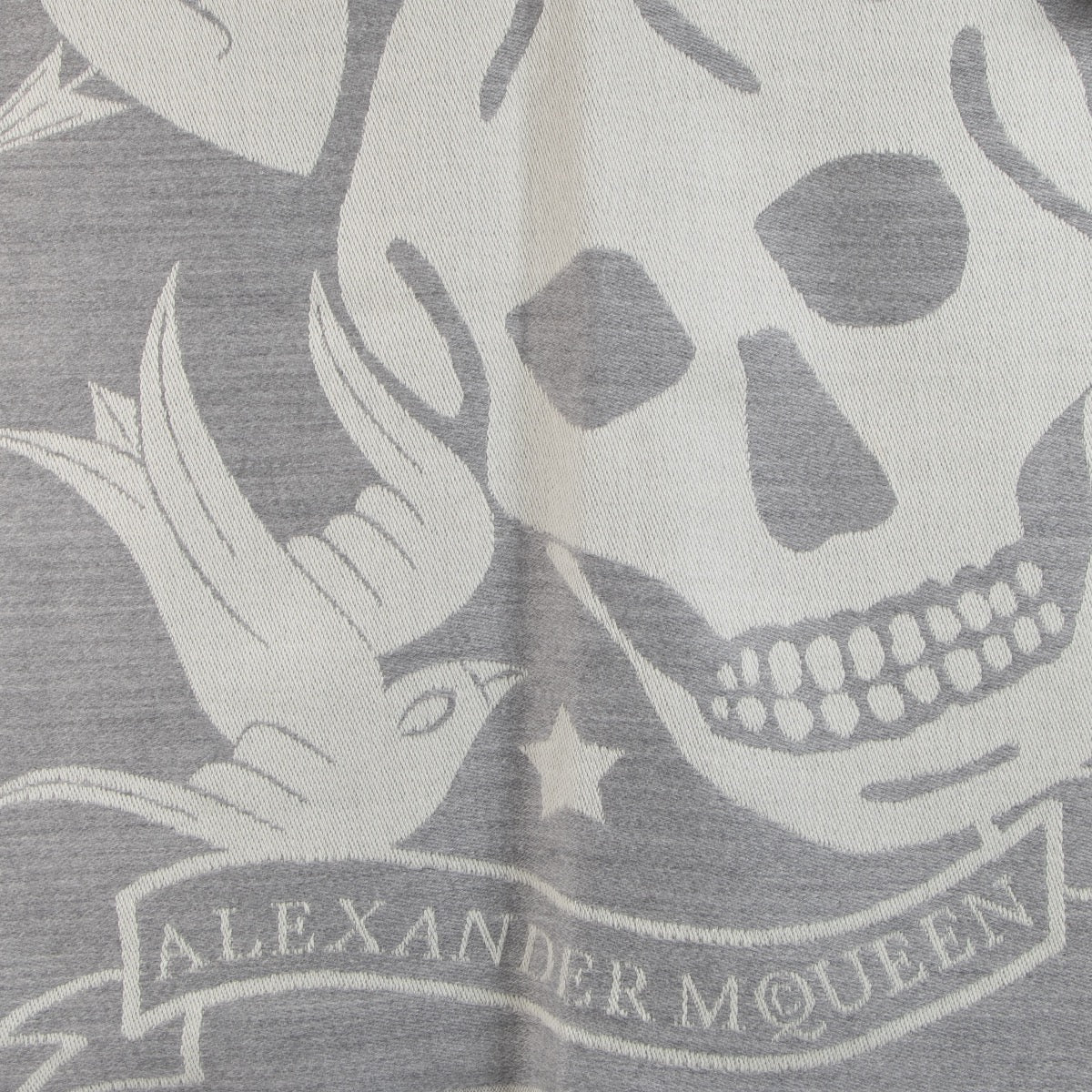Alexander McQueen Étole Foulard en Laine Grise Tête de Mort