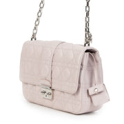 Buy authentic secondhand Dior Miss Dior Pale Pink Cannage Quilted Lambskin Leather Medium Flap Bag at the right price at LabelLOV vintage webshop. Safe and secure online shopping. Koop authentieke tweedehands Dior Miss Dior Pale Pink Cannage Quilted Lambs