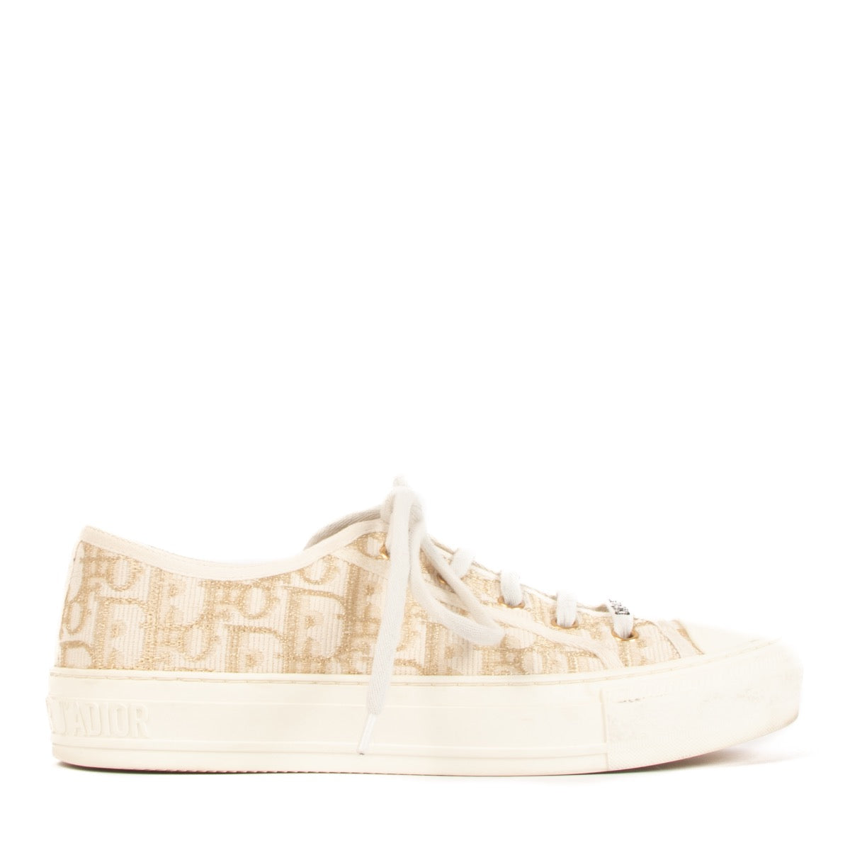 Shop safe online at Labellov in Antwerp, Brussels and Knokke these 100% authentic second hand Christian Dior Gold Monogram Walk'n'Dior Sneakers - size 38,5
