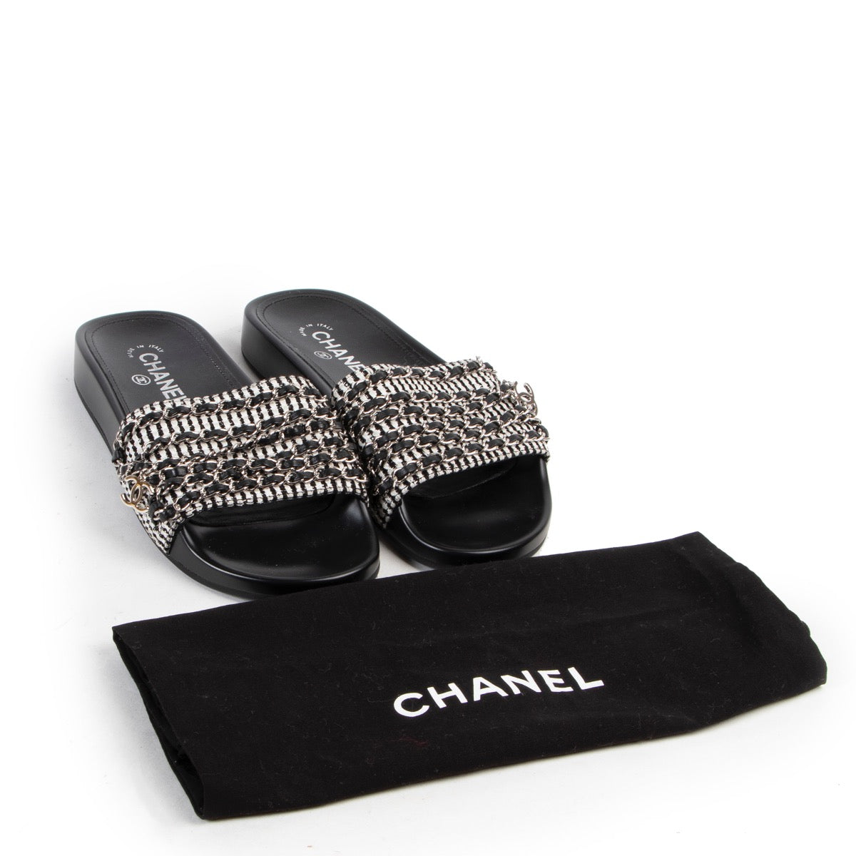 Buy authentic shoes at Labellov fashion webshop or in store.