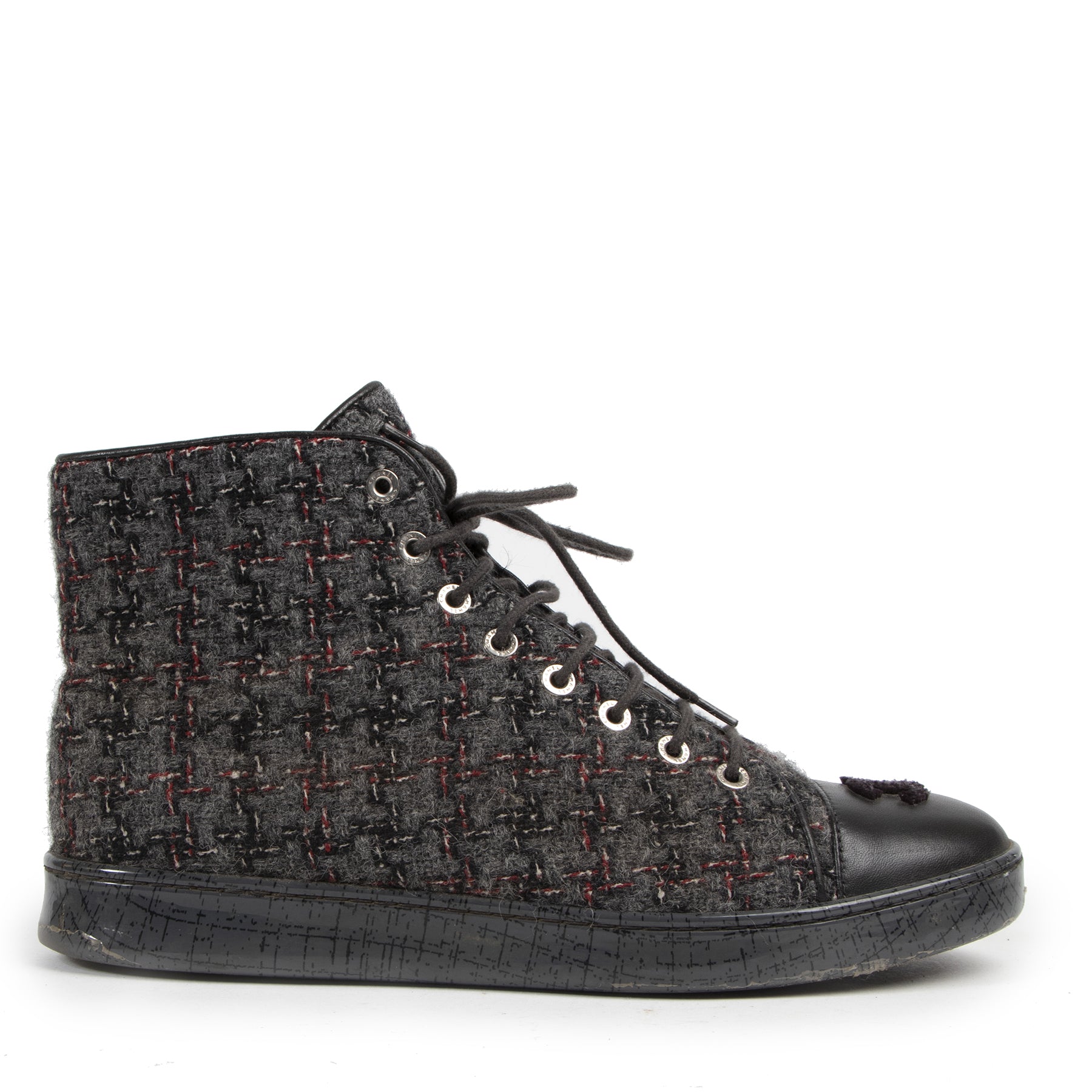 Authentieke tweedehands Chanel schoenen vintage webshop LabelLOV veilig online winkelen België Antwerpen mode fashion juiste prijs designer luxe
