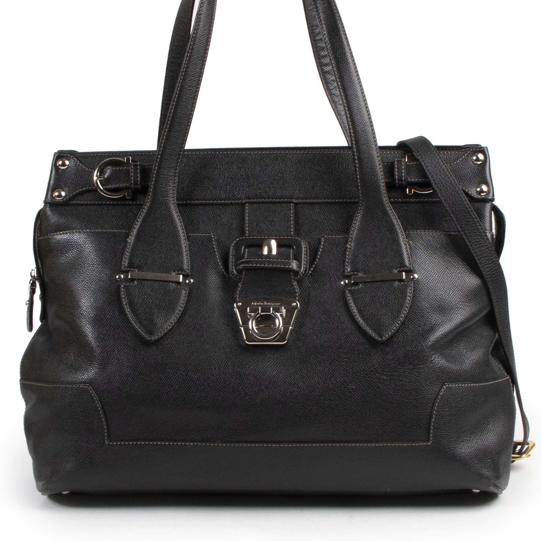 Authentieke tweedehands Salvatore Ferragamo juiste prijs veilig online winkelen LabelLOV webshop luxe merken designer Antwerpen België mode fashion