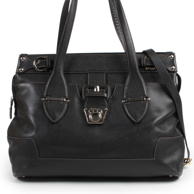 Authentieke tweedehands Salvatore Ferragamo juiste prijs veilig online winkelen LabelLOV webshop luxe merken designer Antwerpen België mode fashion