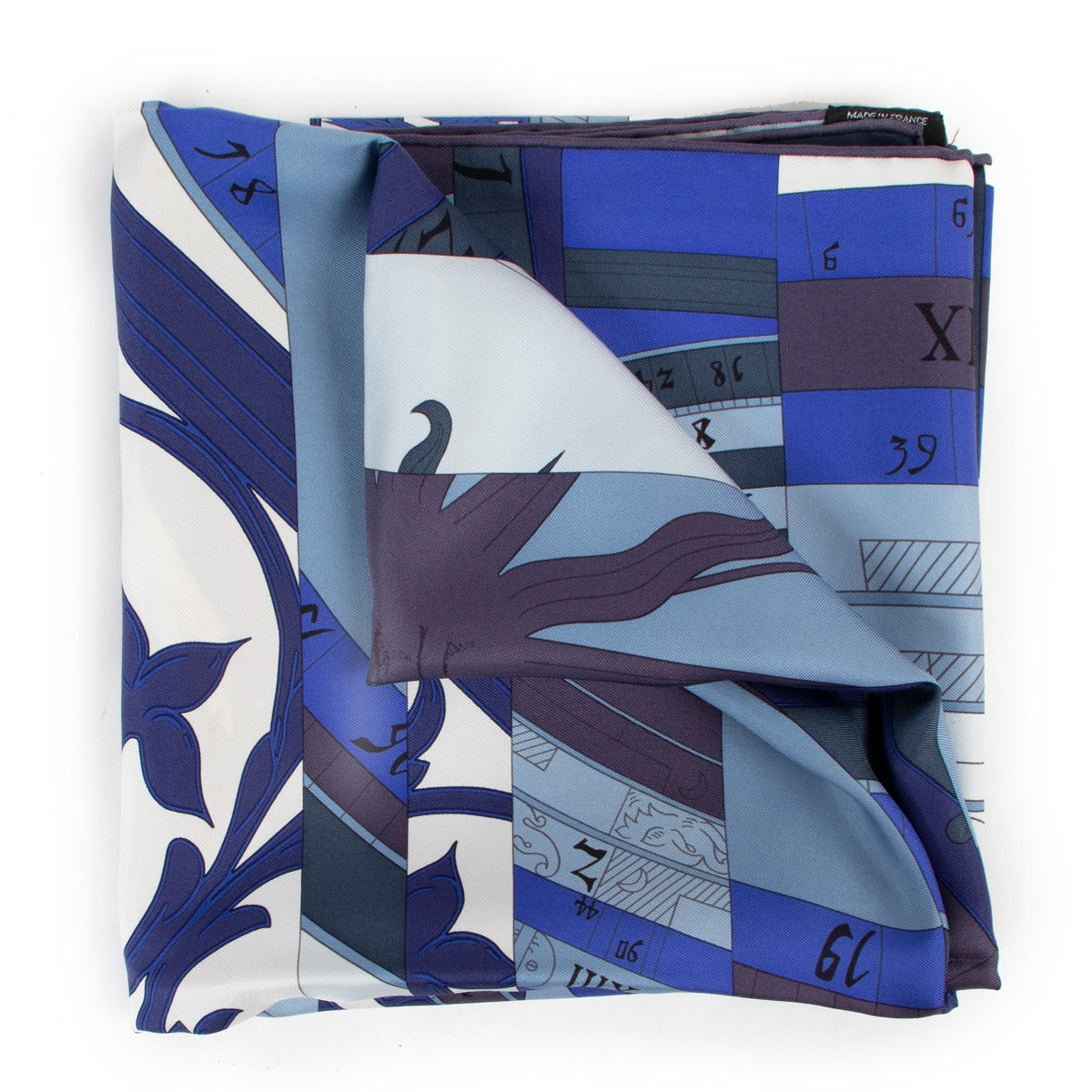 Buy an authentic second hand Hermès Carré Astrologie Nouvelle Silk Scarf in very good condition at Labellov