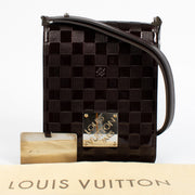Shop the authentic Louis Vuitton Damier Vernis Cabaret Bag second hand on Labellov.com.