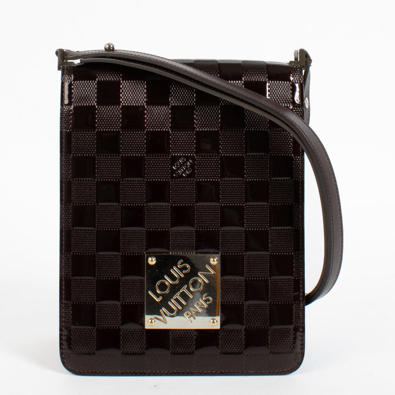 Shop the authentic Louis Vuitton Damier Vernis Cabaret Bag second hand on Labellov.com.