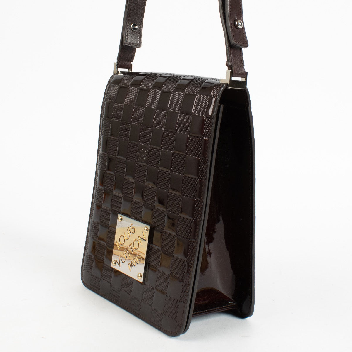 Shop the authentic Louis Vuitton Damier Vernis Cabaret Bag second hand on Labellov.com.