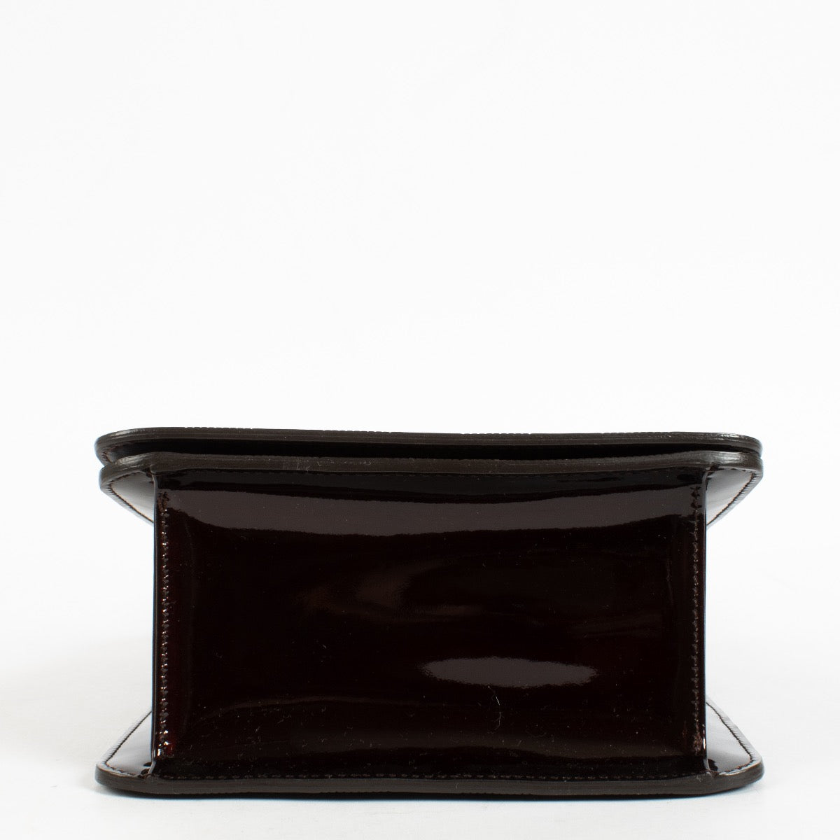 Shop the authentic Louis Vuitton Damier Vernis Cabaret Bag second hand on Labellov.com.
