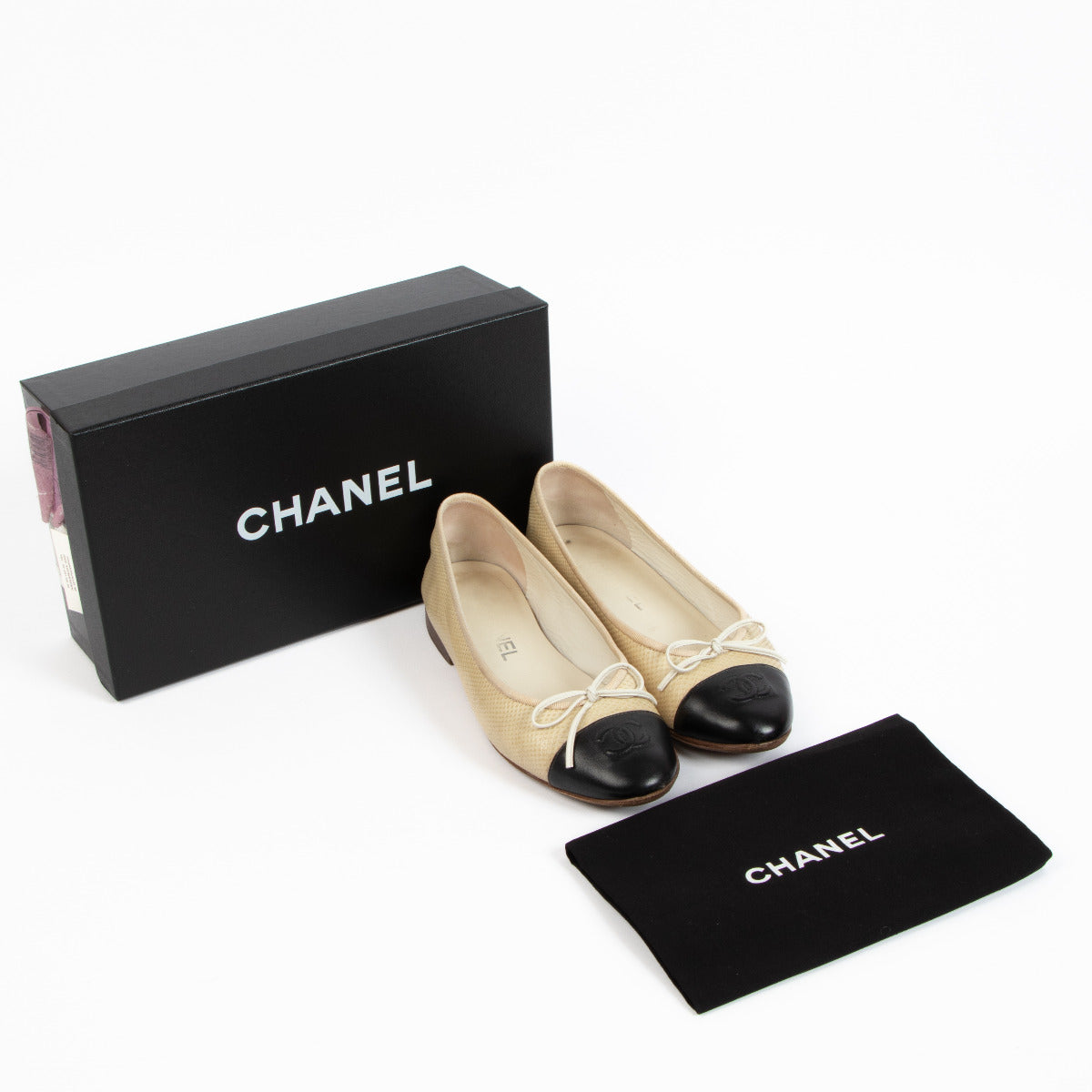 Chanel Two-tone Ballerina Flats for the best price at Labellov secondhand luxury in Antwerp.