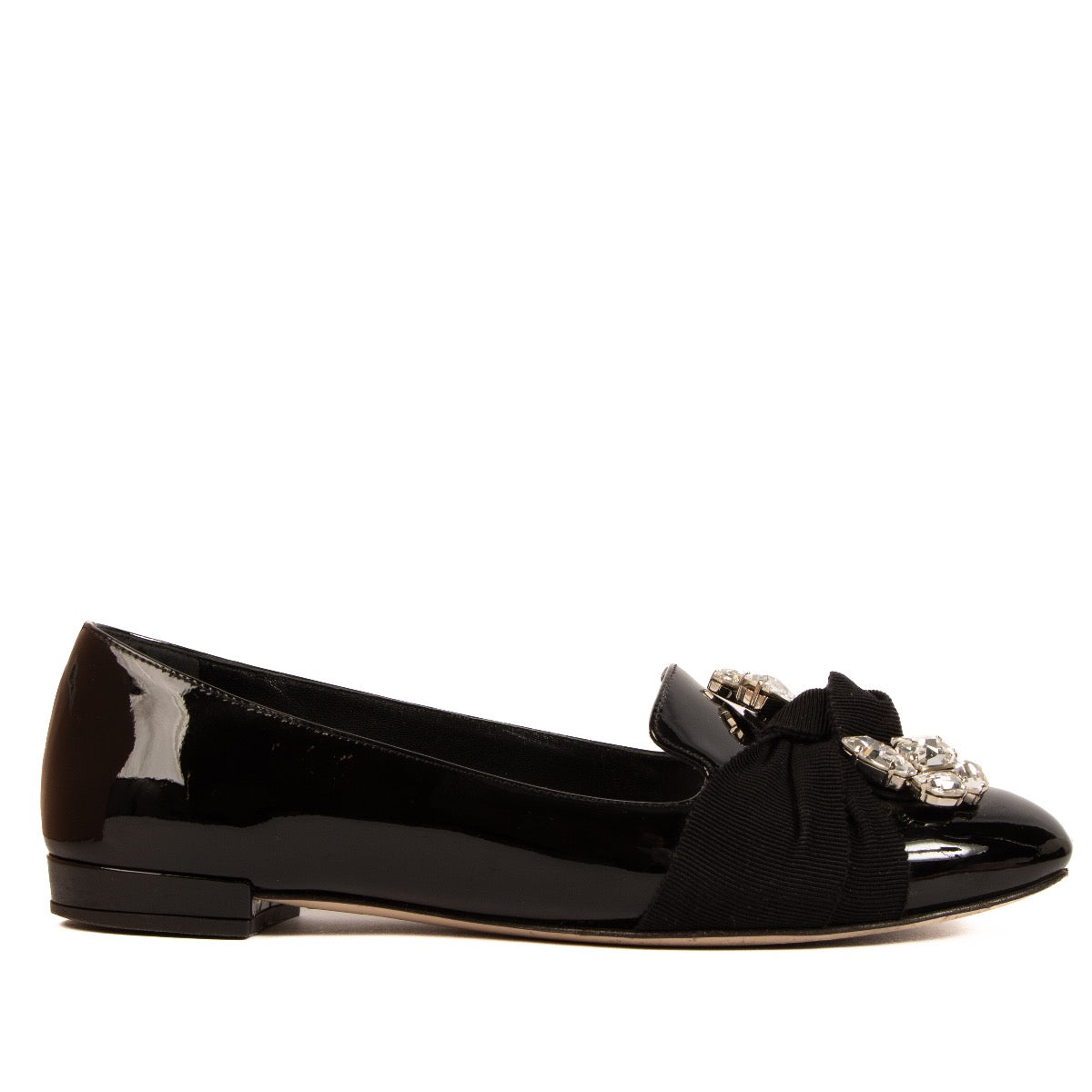 Shop safe online at Labellov these 100% authentic second hand Miu Miu Black Patent Leather Flats - size 36