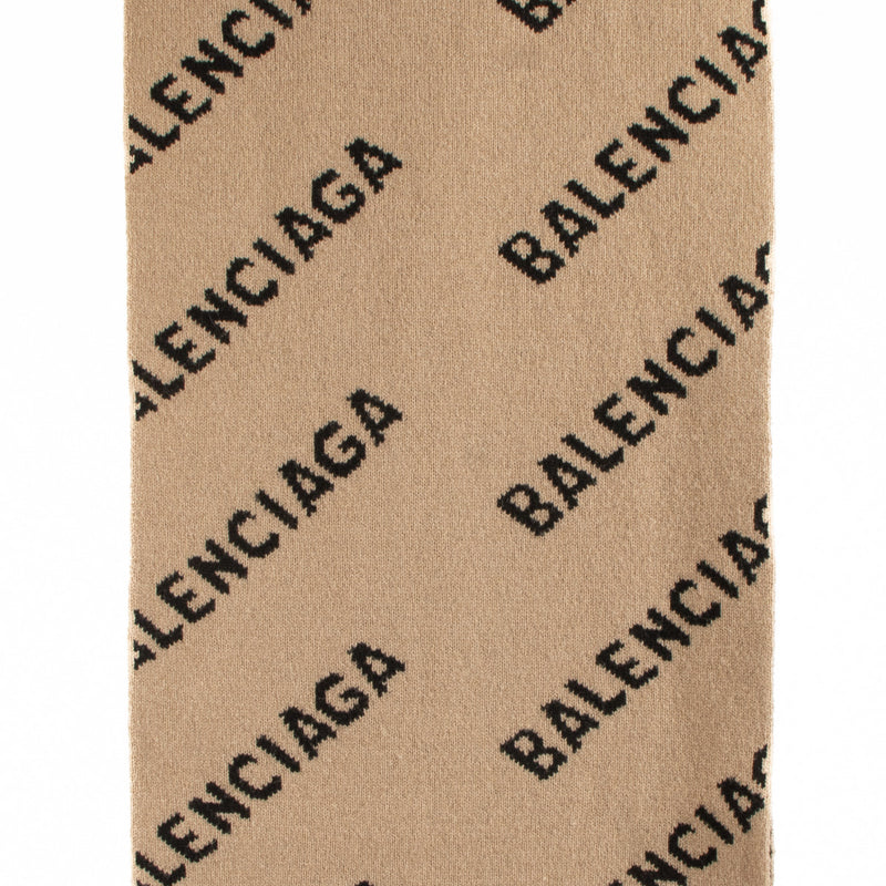 Balenciaga All-Over Logo Wool Scarf aan de beste prijs bij Labellov tweedehands luxe in Antwerp, Knokke, Brussel