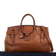 Ralph Lauren Gold Soft Ricky 40 Bag now available at Labellov. Buy secondhand Ralph Lauren or other designers at Labellov Luxury Antwerp.