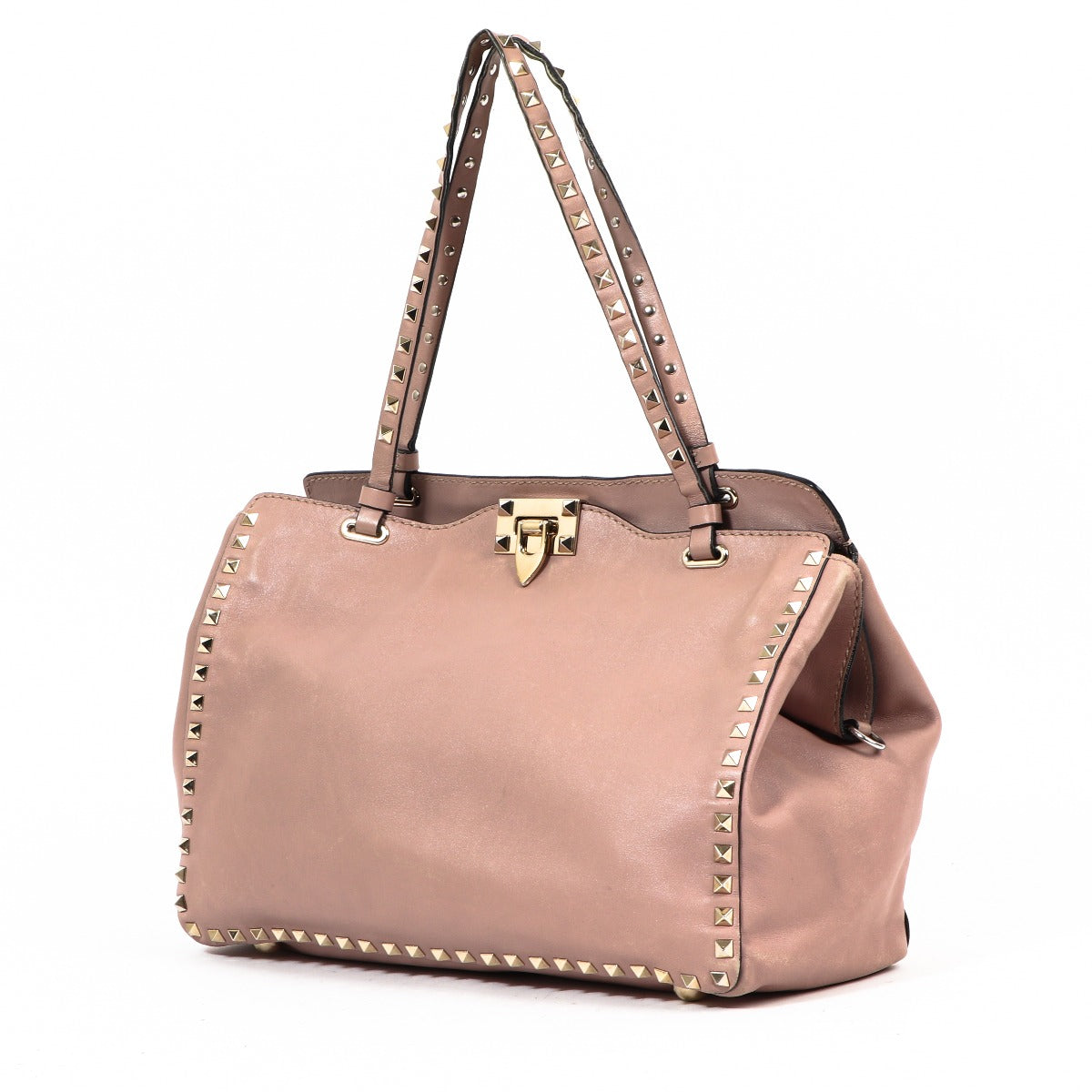 Buy an authentic second-hand Valentino Garavani Poudre Rockstud Shoulder Bag in good condition at Labellov in Antwerp.
