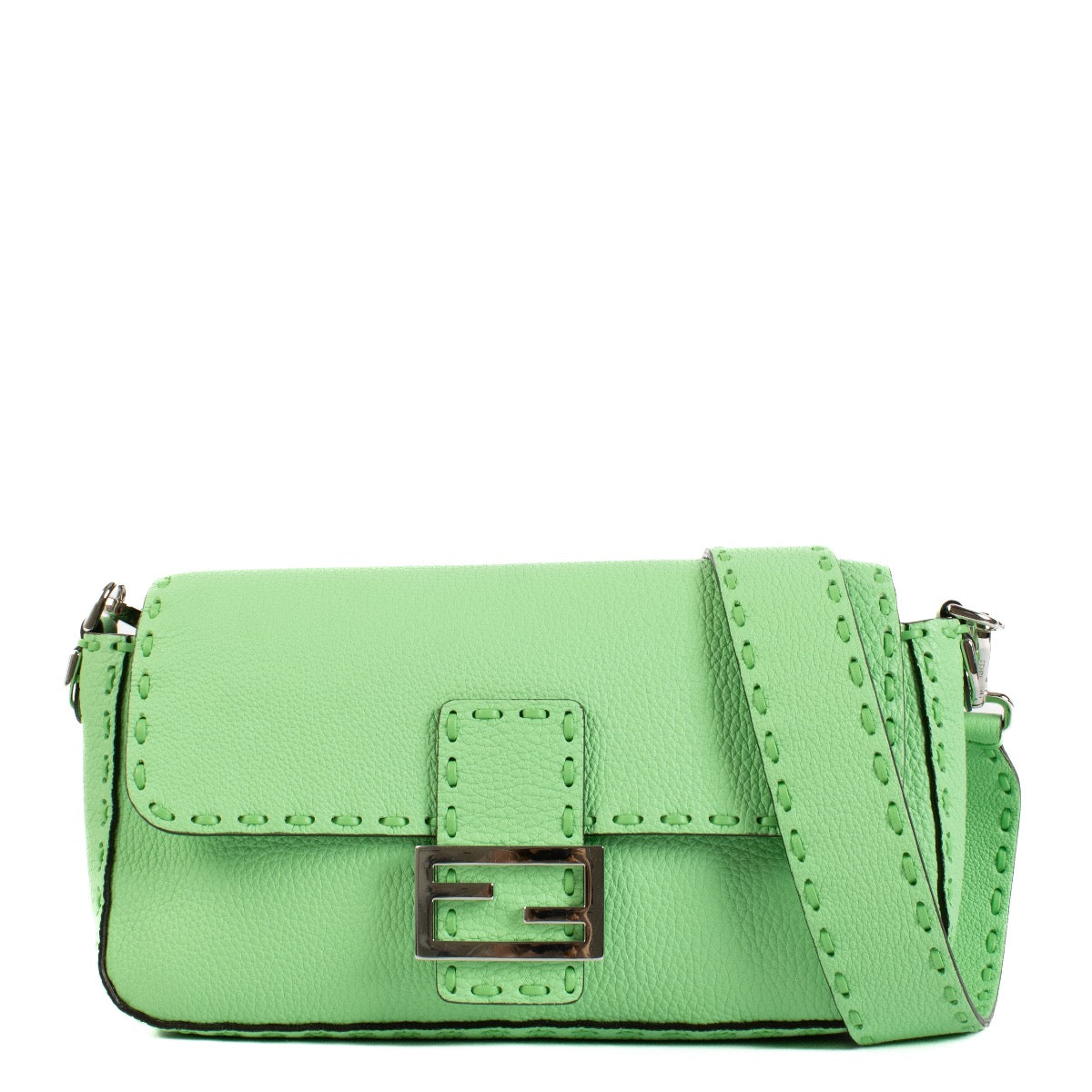 Shop safe online at Labellov in Antwerp, Brussels and Knokke this 100% authentic second hand Fendi Edamame Selleria Baguette Bag