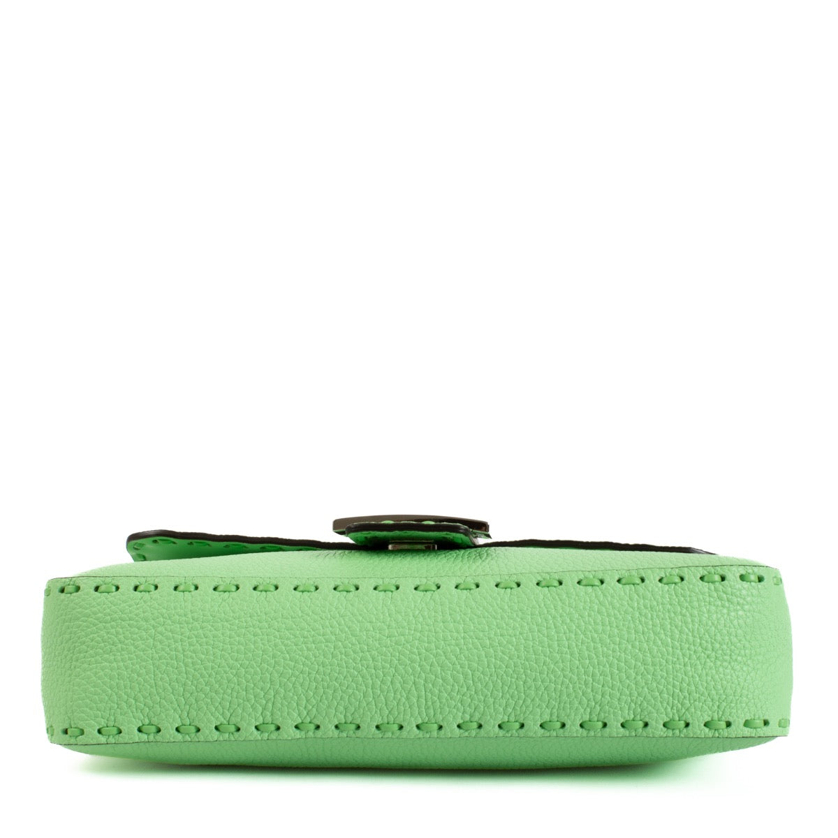 Shop safe online at Labellov in Antwerp, Brussels and Knokke this 100% authentic second hand Fendi Edamame Selleria Baguette Bag