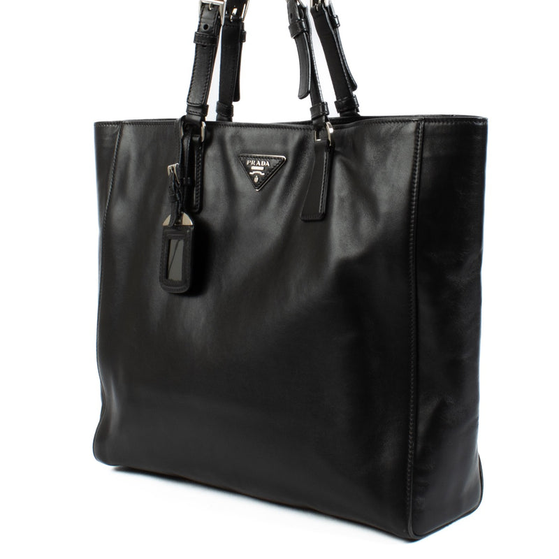 shop 100% authentic second hand Prada Black City Calf Shopper on Labellov.com