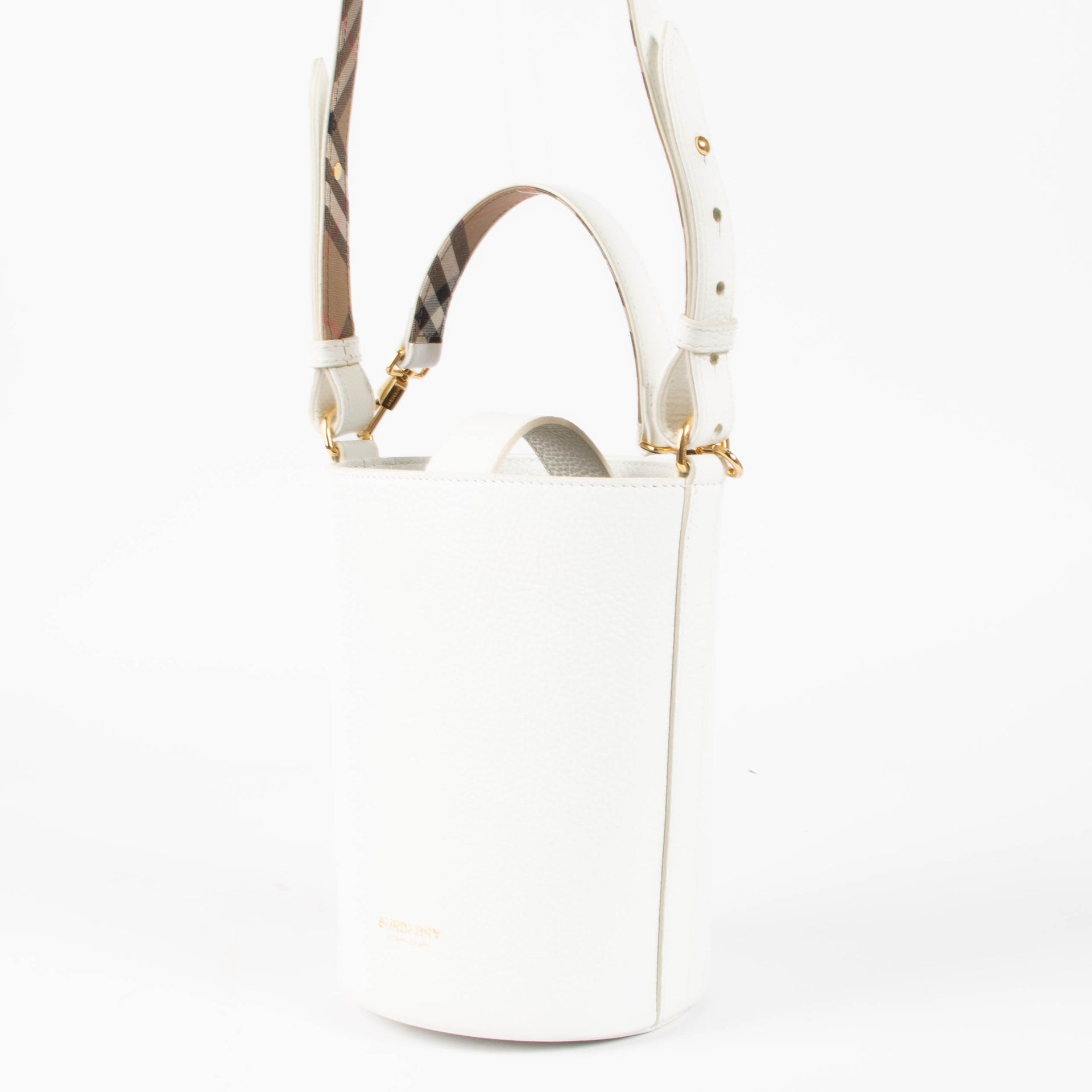 Shop this authentic Burberry White Small Bucket Bag pre-loved on Labellov.com 