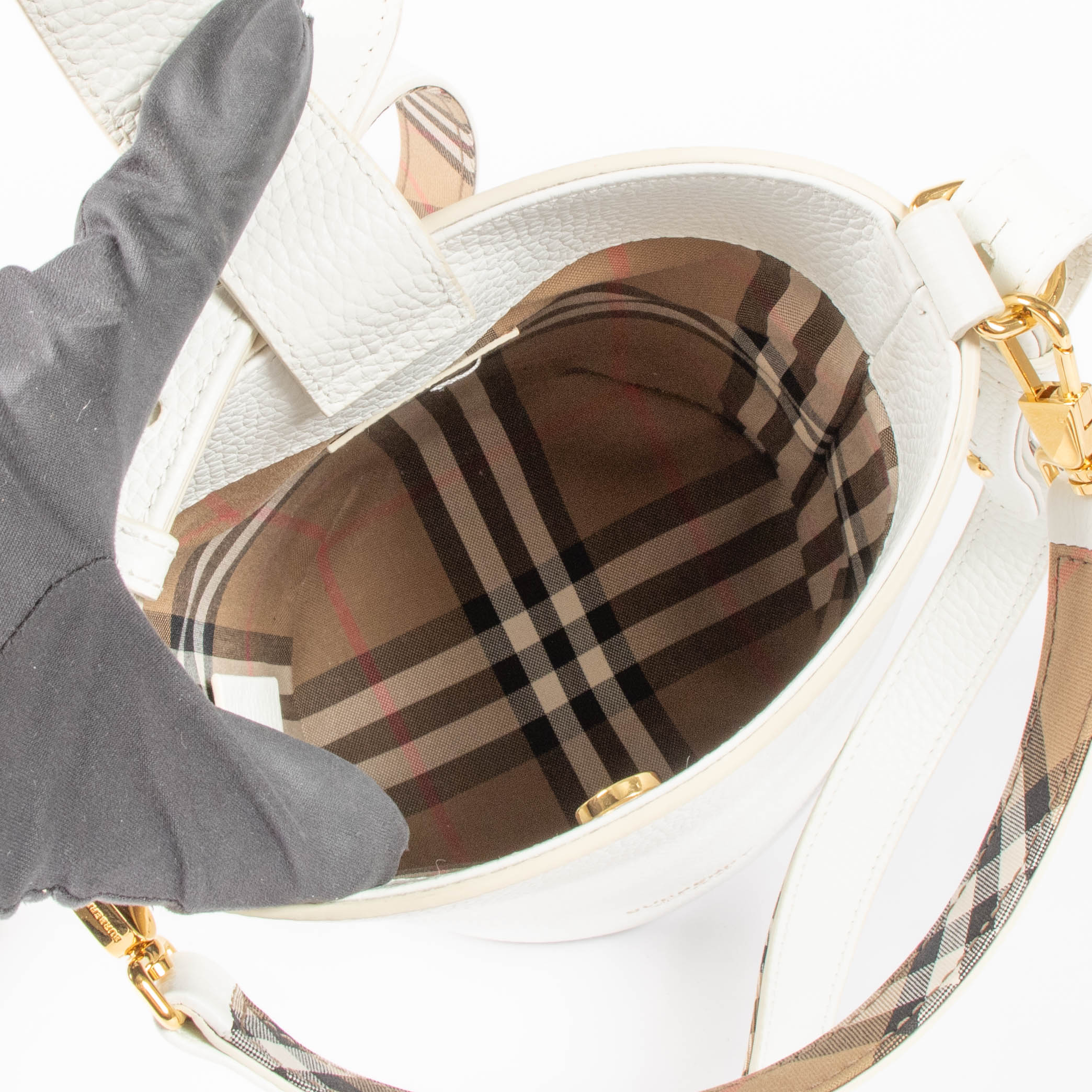 Burberry White Small Bucket Bag – Labellov