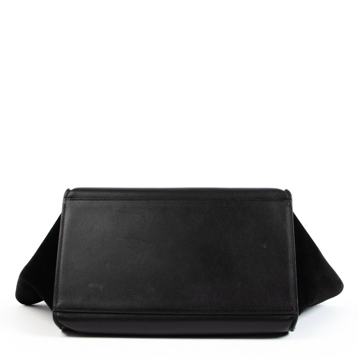 Shop safe online at Labellov in Antwerp, Brussels or Knokke this 100% authentic second hand Celine Black Crocodile-Embossed Medium Trapeze Bag