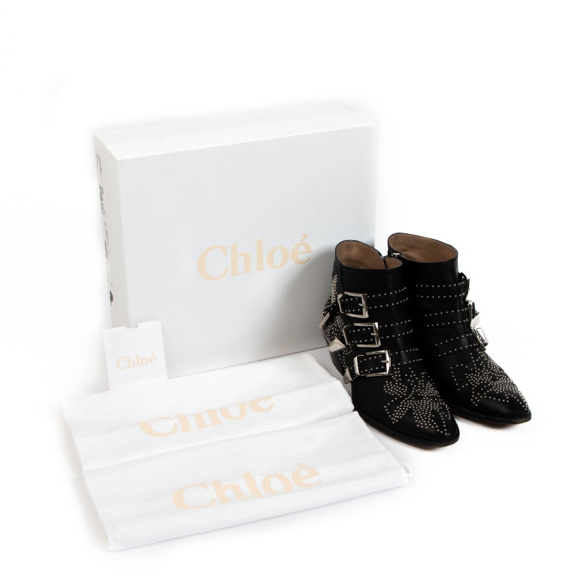 Shop safe online at Labellov in Antwerp, Brussels or Knokke this 100% authentic second hand Chloé Susanna Black Leather Stud Short Boots