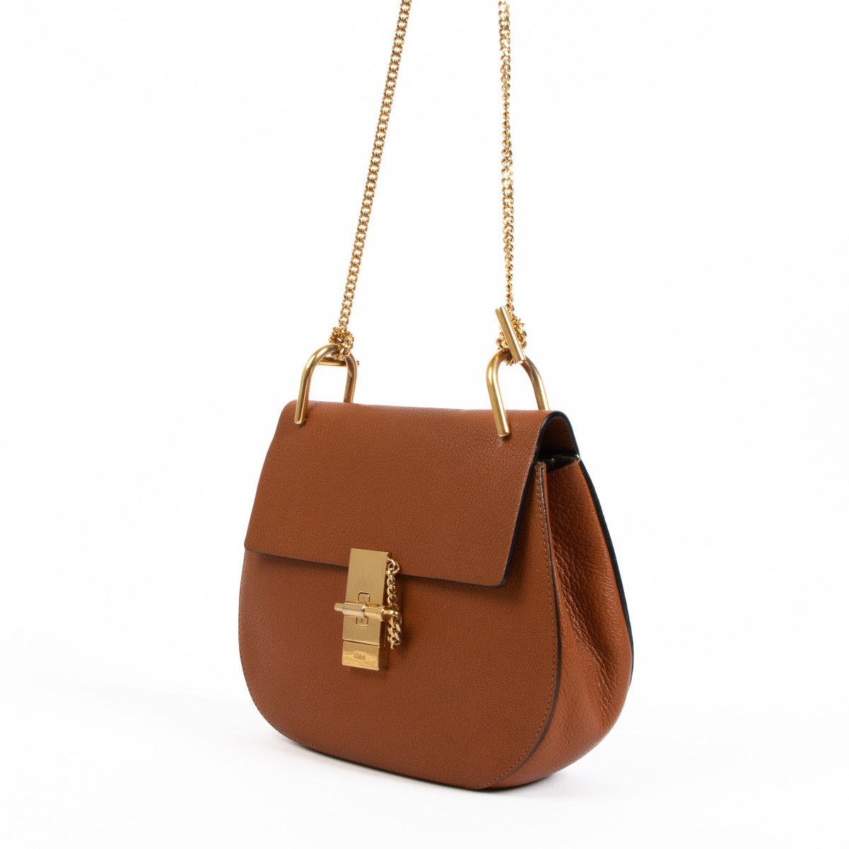 Shop safe online at Labellov in Antwerp, Brussels or Knokke this 100% authentic second hand Chloé Tan Calfskin Drew Bag