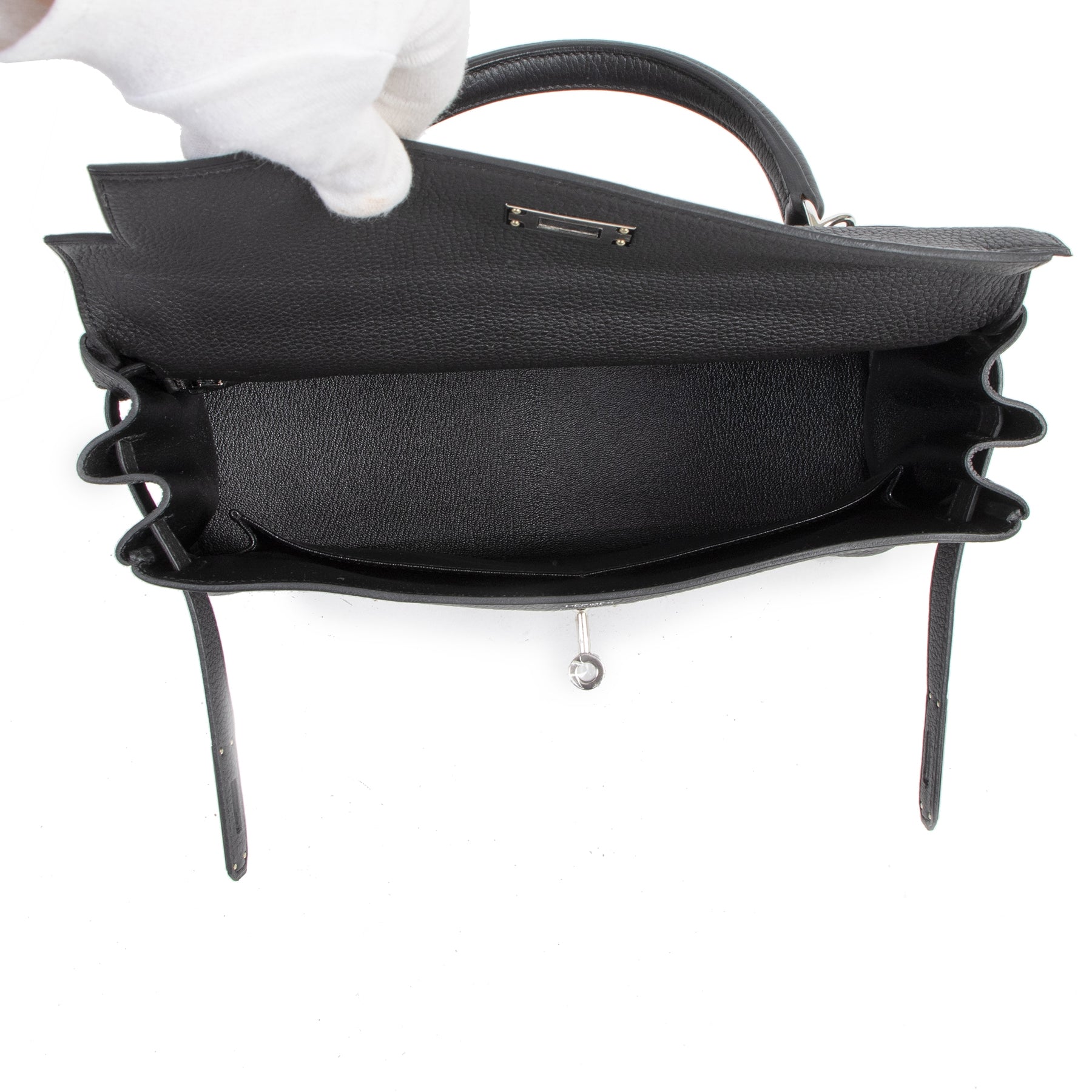 Hermès Kelly 32 Black Togo PHW pour le meilleur prix chez Labellov à Anvers Belgique