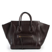 Sell or buy your designer items such as this Céline Luggage Phantom Brown Leather Bagle in good preloved condition. Buy or sell Céline items for a fair price online or in store at Labellov