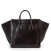 Sell or buy your designer items such as this Céline Luggage Phantom Brown Leather Bagle in good preloved condition. Buy or sell Céline items for a fair price online or in store at Labellov