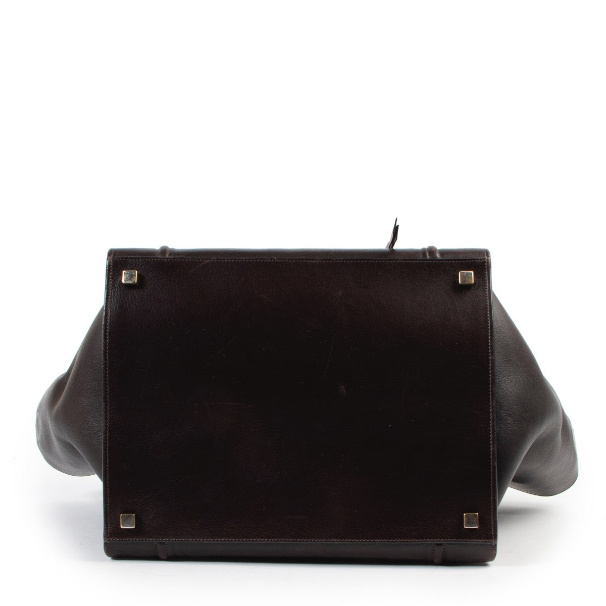 Sell or buy your designer items such as this Céline Luggage Phantom Brown Leather Bagle in good preloved condition. Buy or sell Céline items for a fair price online or in store at Labellov