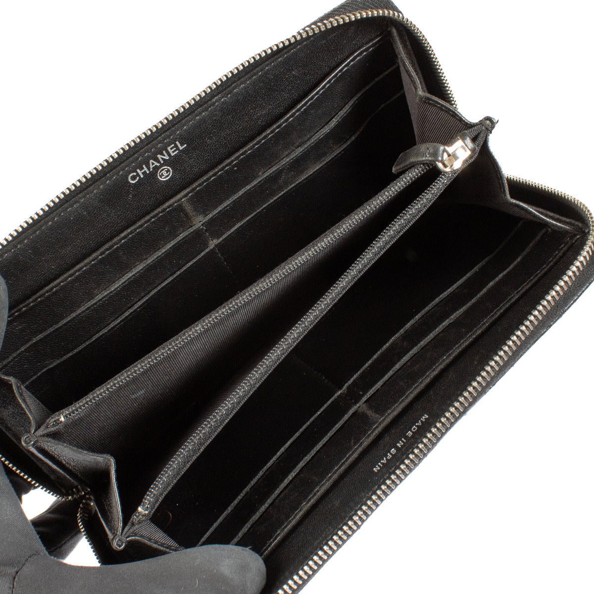 Portefeuille classique Chanel en agneau noir
